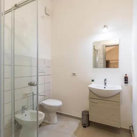 H14 Guest house