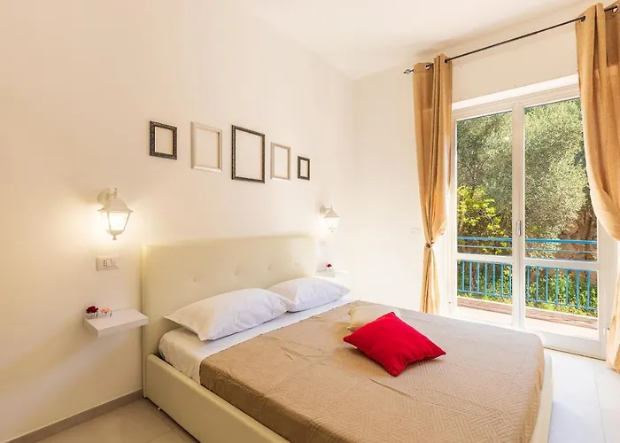 H14 Casa de hóspedes 3*